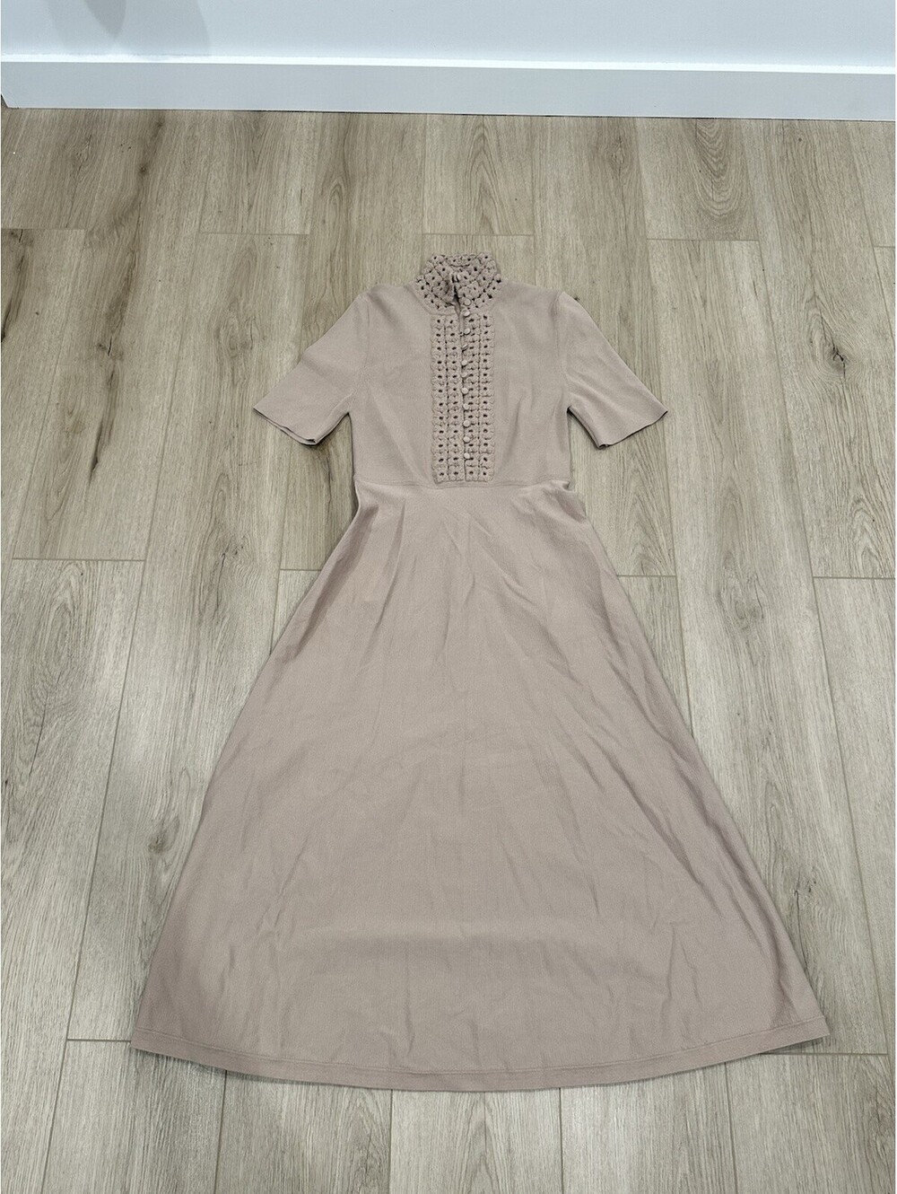 Scanlan Theodore Crepe Daisy Dress Size M Medium Brown Midi Knit Soft Oat
